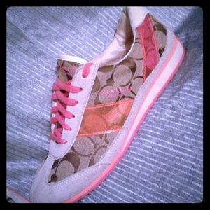 NICE 👀COACH AUTHENTIC WOMENS SNEAKER USED 1 TIME